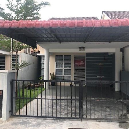 Miker Homestay Seri Iskandar Kültér fotó