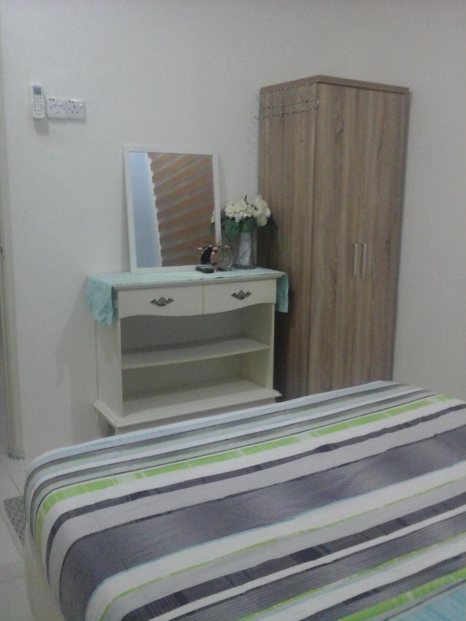 Miker Homestay Seri Iskandar Kültér fotó